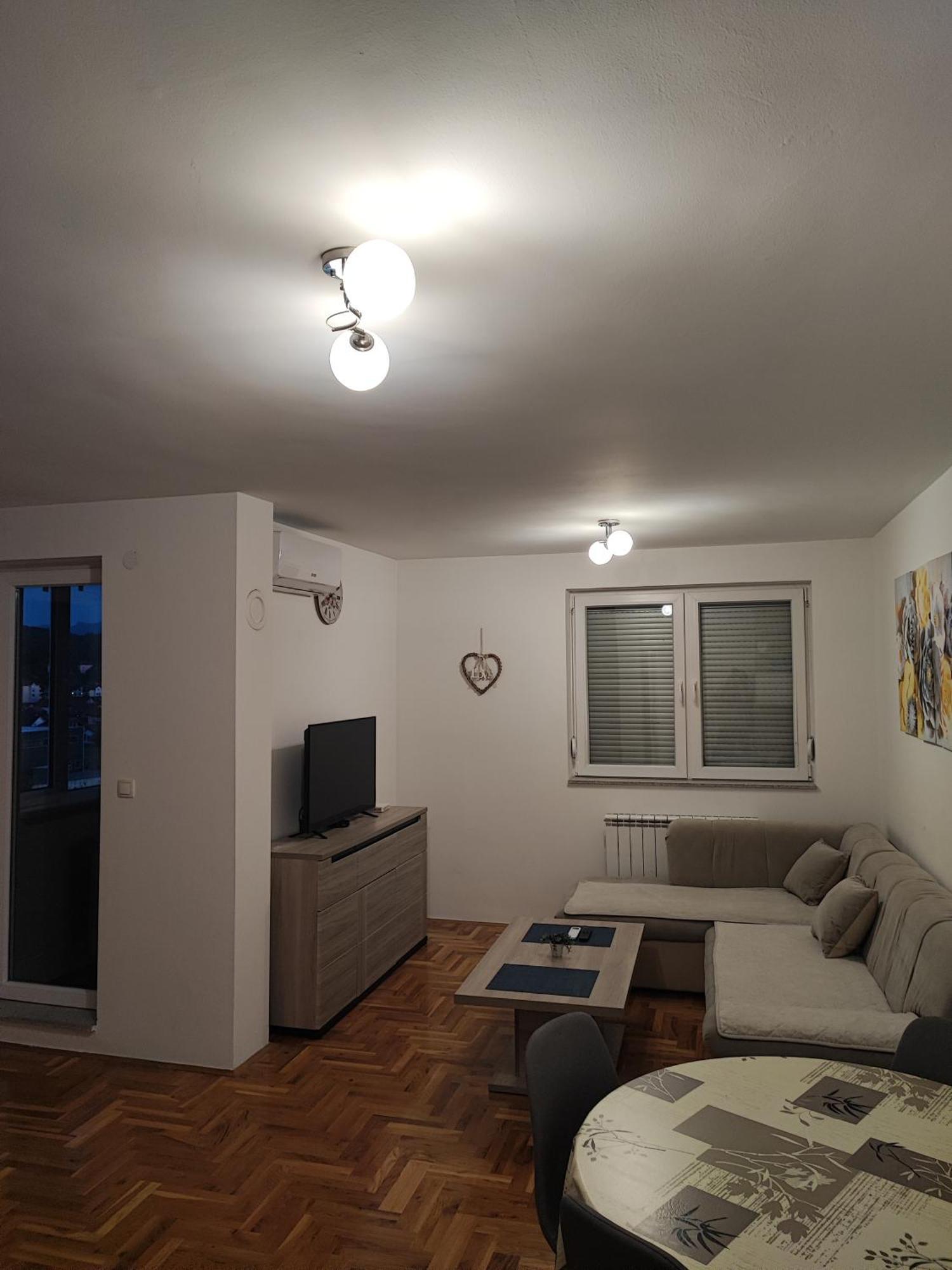 S&D Apartman Lukavica Exterior photo